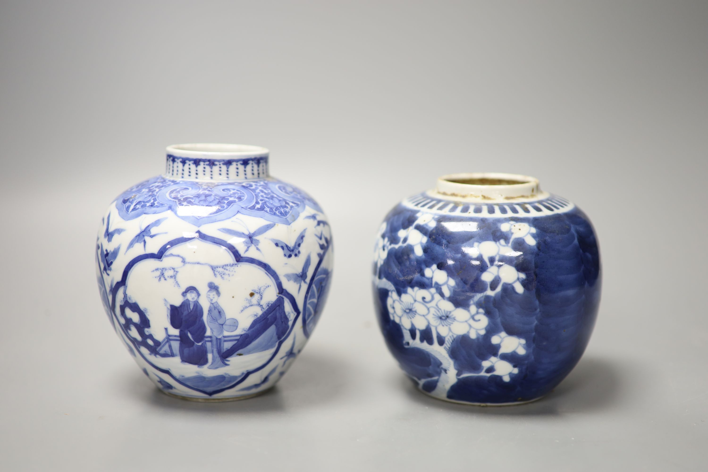 Two late 19th century Chinese blue and white jars, tallest 14cm
